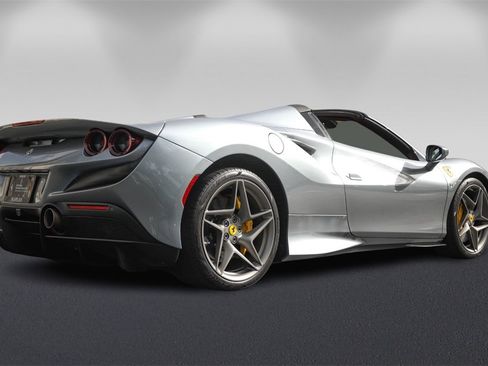 Certified 2022 Ferrari F8 Tributo image 3