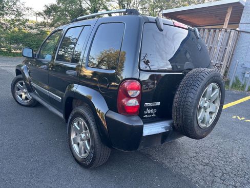 Used 2005 Jeep Liberty Limited AWD/4WD image 7