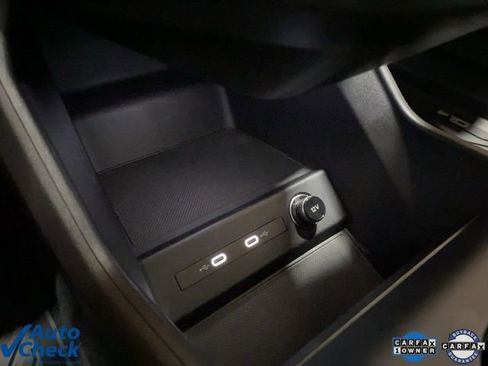 Used 2024 Audi Q4 e-tron Premium image 49