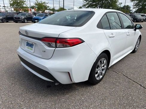 Used 2022 Toyota Corolla LE FWD image 5