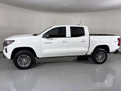 Used 2025 Chevrolet Colorado LT w/ Advanced Trailering Package AWD/4WD image 6