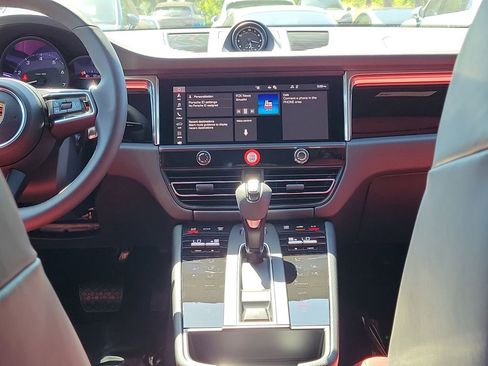 New 2026 Porsche Macan image 22