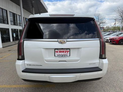 Used 2016 Cadillac Escalade ESV Premium AWD/4WD image 6