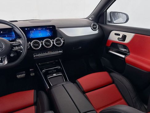 Used 2024 Mercedes-Benz GLA 35 AMG 4MATIC image 29