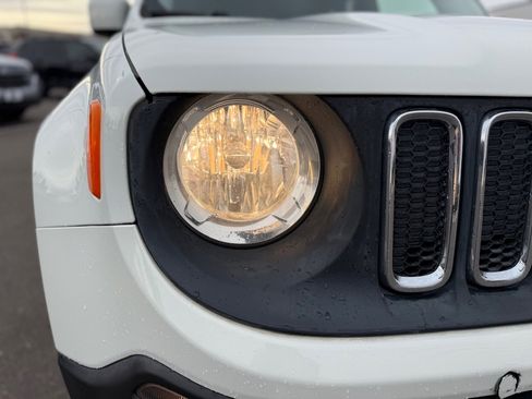 Used 2015 Jeep Renegade Latitude w/ Popular Equipment Group image 51