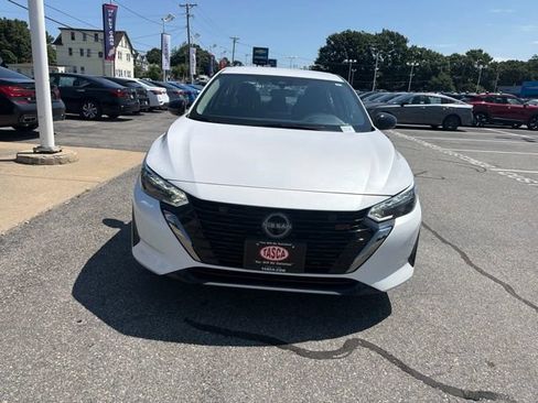 Used 2024 Nissan Sentra SR FWD image 2