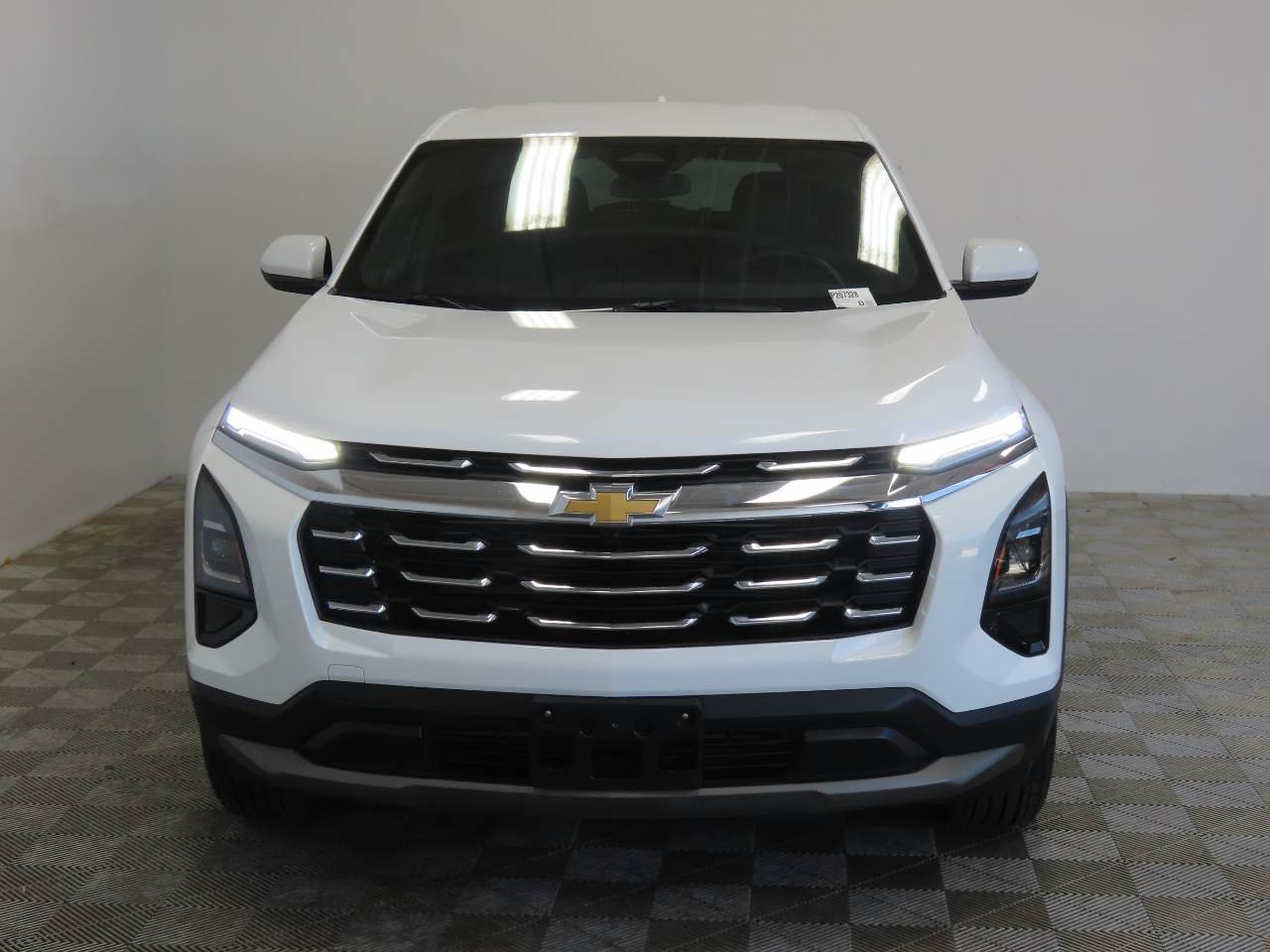 Certified 2026 Chevrolet Equinox LT AWD/4WD image 2