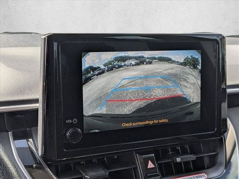 Used 2025 Toyota Corolla LE FWD image 12