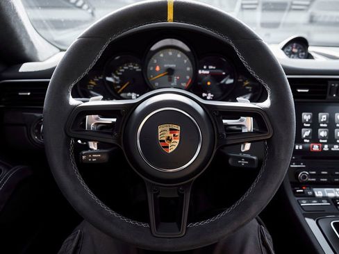 Used 2019 Porsche 911 GT3 RS RWD image 45