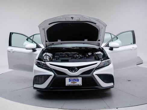 Used 2023 Toyota Camry SE image 16
