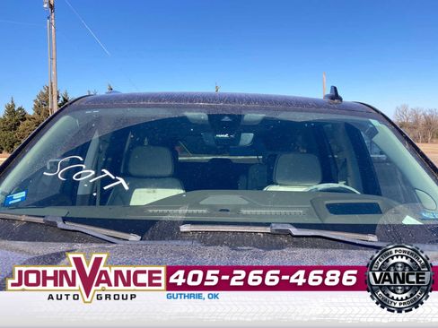 Used 2021 GMC Yukon Denali w/ Denali Premium Package image 13