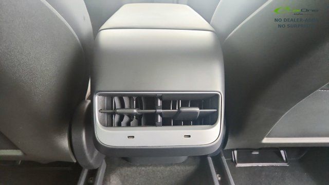 Used 2025 Tesla Model Y Long Range RWD image 40
