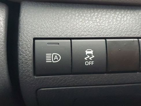 Used 2023 Toyota Camry LE image 28