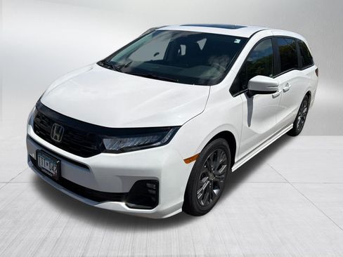 Used 2026 Honda Odyssey Touring image 3