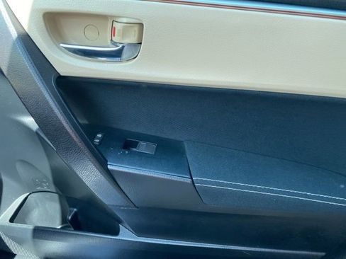 Used 2015 Toyota Corolla LE image 30