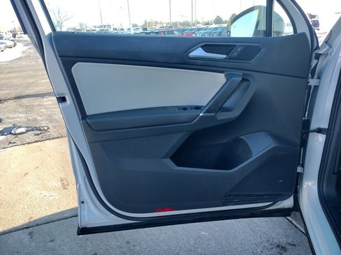 Used 2018 Volkswagen Tiguan SEL image 20