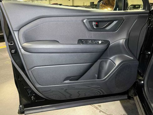 Used 2025 Subaru Forester Premium image 20