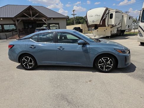 Used 2024 Nissan Sentra SV FWD image 9