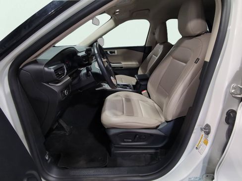 Certified 2023 Ford Explorer XLT w/ Equipment Group 202A AWD/4WD image 11