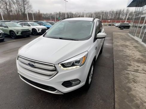 Used 2019 Ford Escape SEL image 3