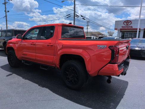 Used 2024 Toyota Tacoma TRD Sport AWD/4WD image 3