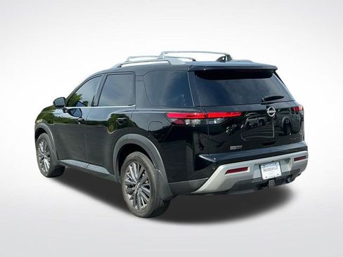Used 2024 Nissan Pathfinder SL w/ SL Premium Package AWD/4WD image 4