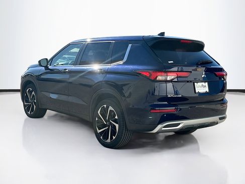 Used 2024 Mitsubishi Outlander SE image 5