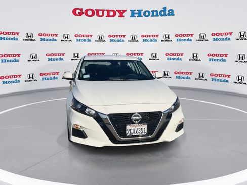 Used 2022 Nissan Altima 2.5 S image 3