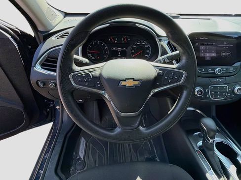 Used 2021 Chevrolet Malibu LT FWD image 11