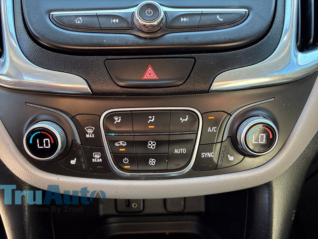 Used 2018 Chevrolet Equinox LT FWD image 35