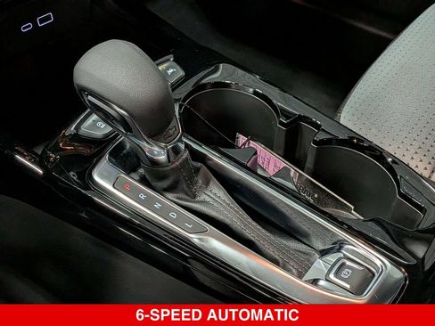 Used 2025 Chevrolet Trax LT w/ Driver Confidence Package FWD image 21