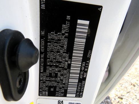 Used 2013 Toyota Venza LE image 32