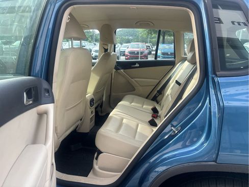 Used 2017 Volkswagen Tiguan Limited FWD image 12