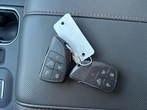 Used 2025 GMC Sierra 1500 AT4 w/ AT4 Premium Package image 27