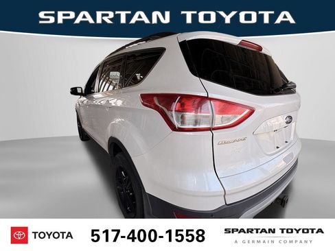 Used 2016 Ford Escape SE w/ Equipment Group 201A AWD/4WD image 2