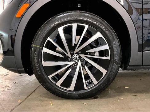 New 2026 Volkswagen ID.4 Pro image 14