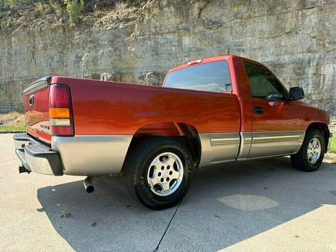Used 2001 Chevrolet Silverado 1500 LS w/ Firm Ride Suspension Pkg RWD image 9