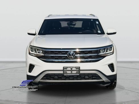Used 2022 Volkswagen Atlas Cross Sport SE image 2