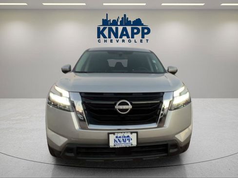 Used 2024 Nissan Pathfinder SV image 8