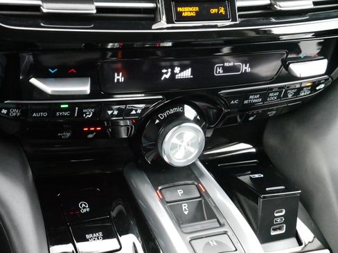 Used 2023 Acura MDX SH-AWD w/ Technology Package image 23