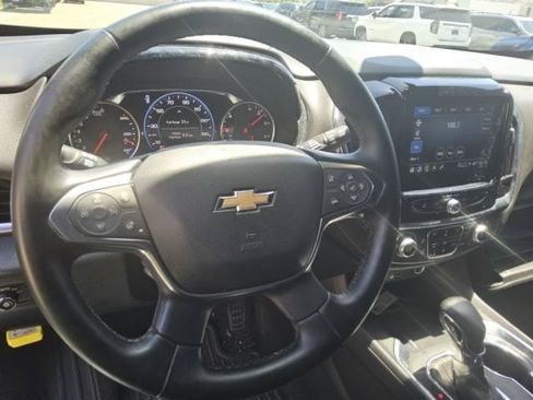 Used 2023 Chevrolet Traverse Premier AWD/4WD image 7