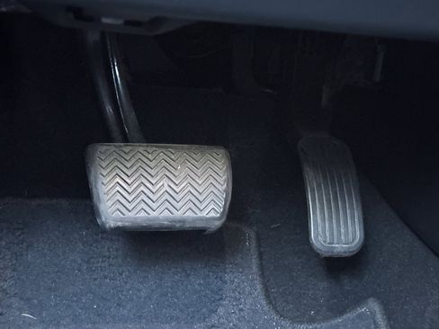 Used 2020 Toyota Prius Limited image 39