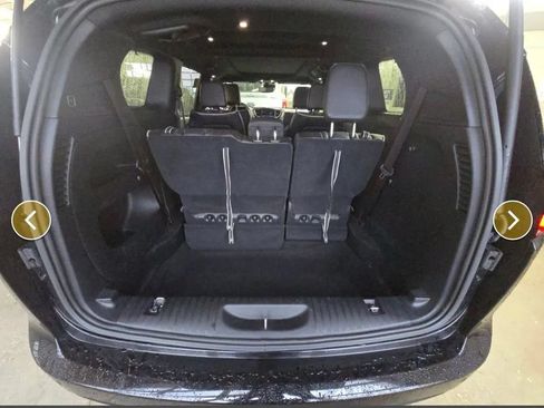 Used 2025 Chrysler Pacifica Limited w/ Trailer Tow Group FWD image 15