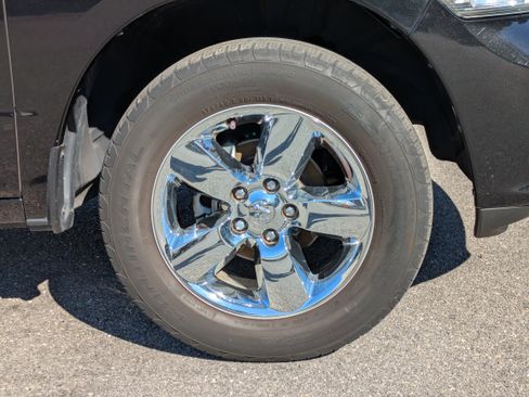 Used 2019 RAM 1500 Express w/ Express Value Package image 11