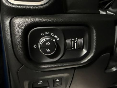 Used 2023 RAM 1500 Laramie AWD/4WD image 8