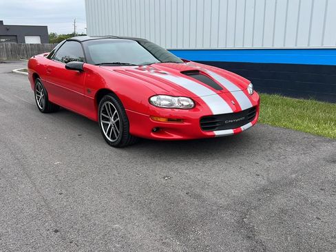 Used 2002 Chevrolet Camaro Z28 w/ SS Performance/Appearance Pkg RWD image 3