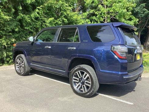 Used 2017 Toyota 4Runner Limited AWD/4WD image 10