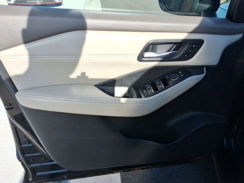 Used 2023 Nissan Rogue SL w/ SL Premium Package image 23