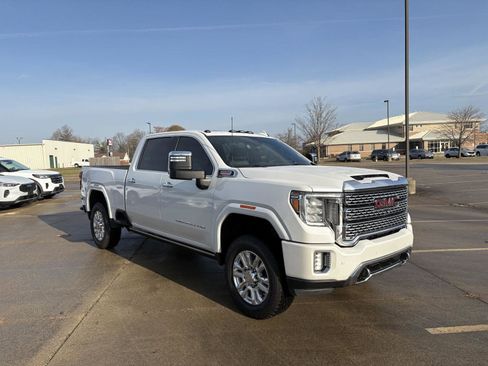 Used 2022 GMC Sierra 2500 Denali w/ Denali Ultimate Package image 2