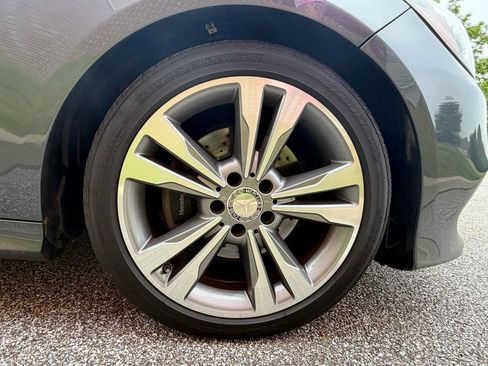 Used 2014 Mercedes-Benz E 350 4MATIC Sedan image 46